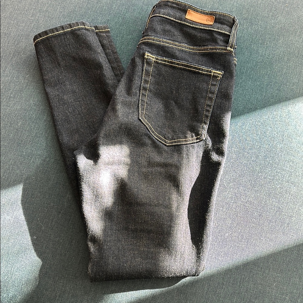 Denim Jeans with Contrast Stitching